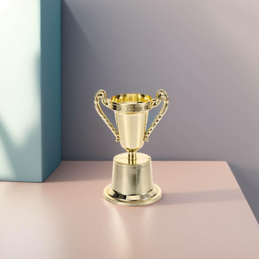 Photography Competition - 4Pcs Creative Shaped Small Plastic Trophy